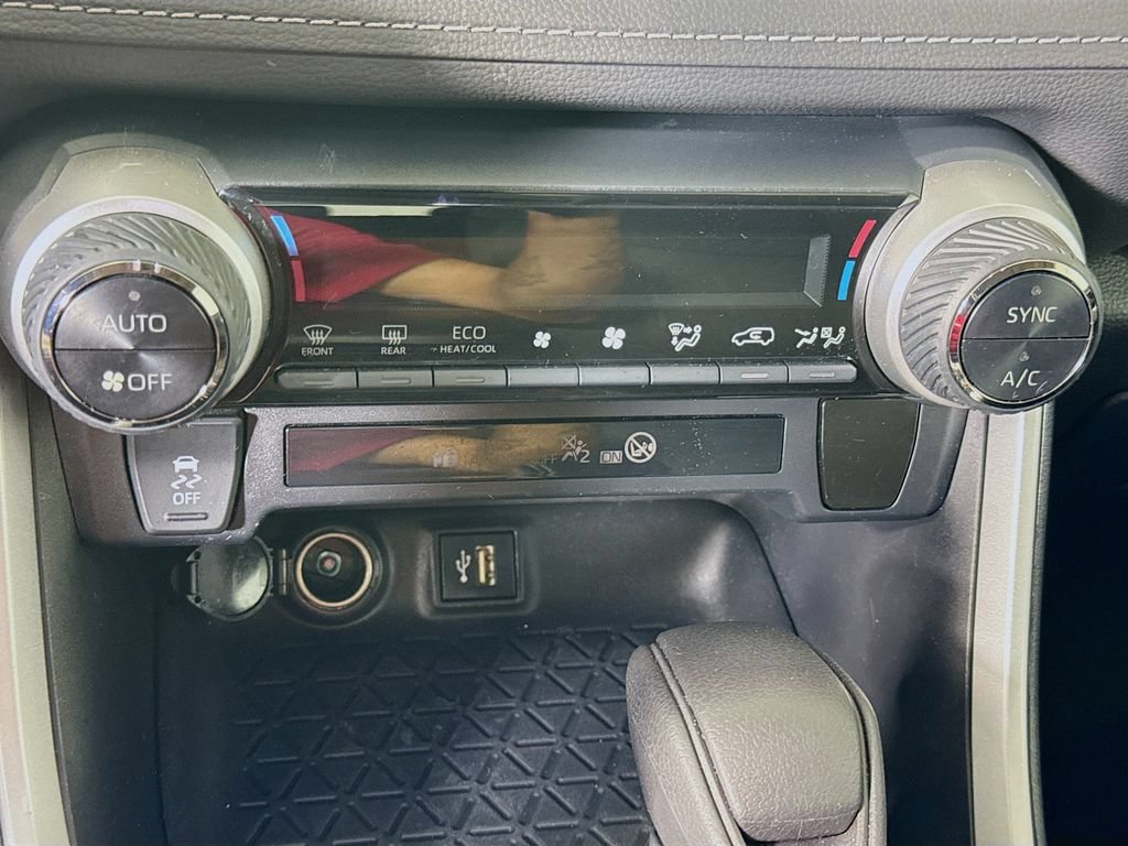 Certified 2023 Toyota RAV4 XLE w/ Convenience Package AWD/4WD image 17
