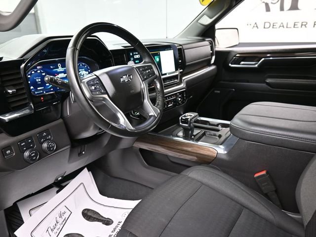 Used 2024 Chevrolet Silverado 1500 LT Trail Boss w/ Convenience Package II image 18