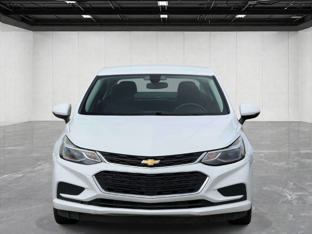 Used 2017 Chevrolet Cruze LT w/ Convenience Package FWD image 2