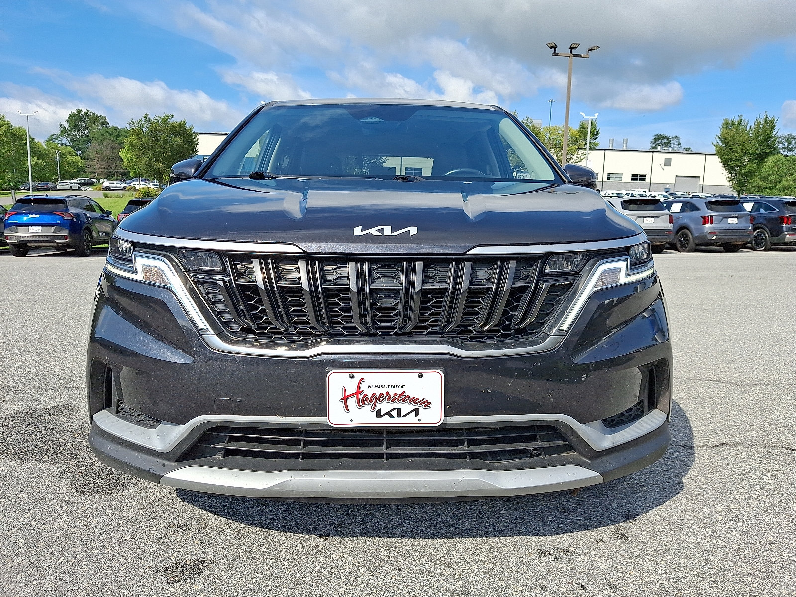 Certified 2024 Kia Carnival LX FWD image 2