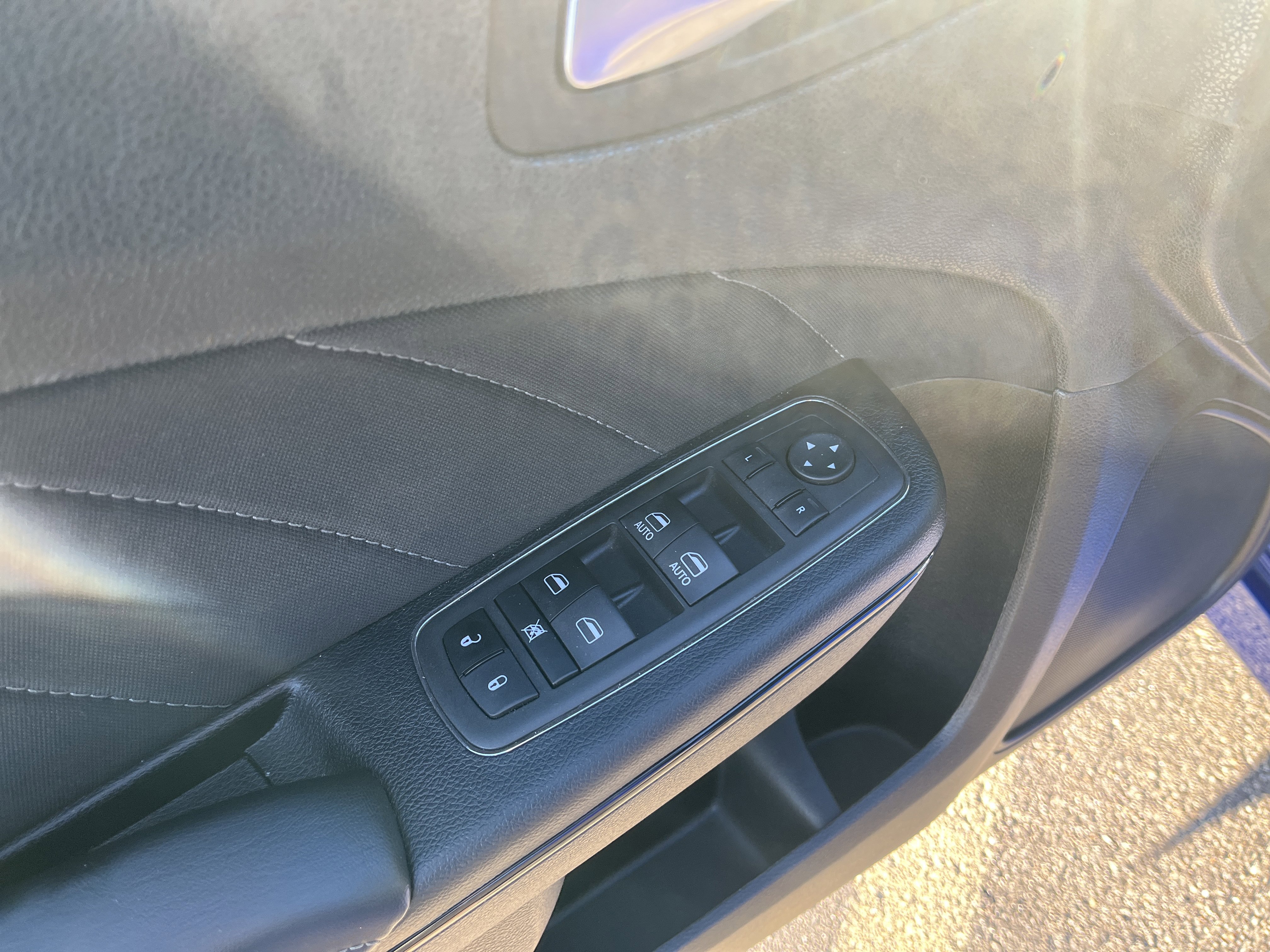 Used 2022 Dodge Charger R/T w/ Harman/Kardon Audio Group image 15