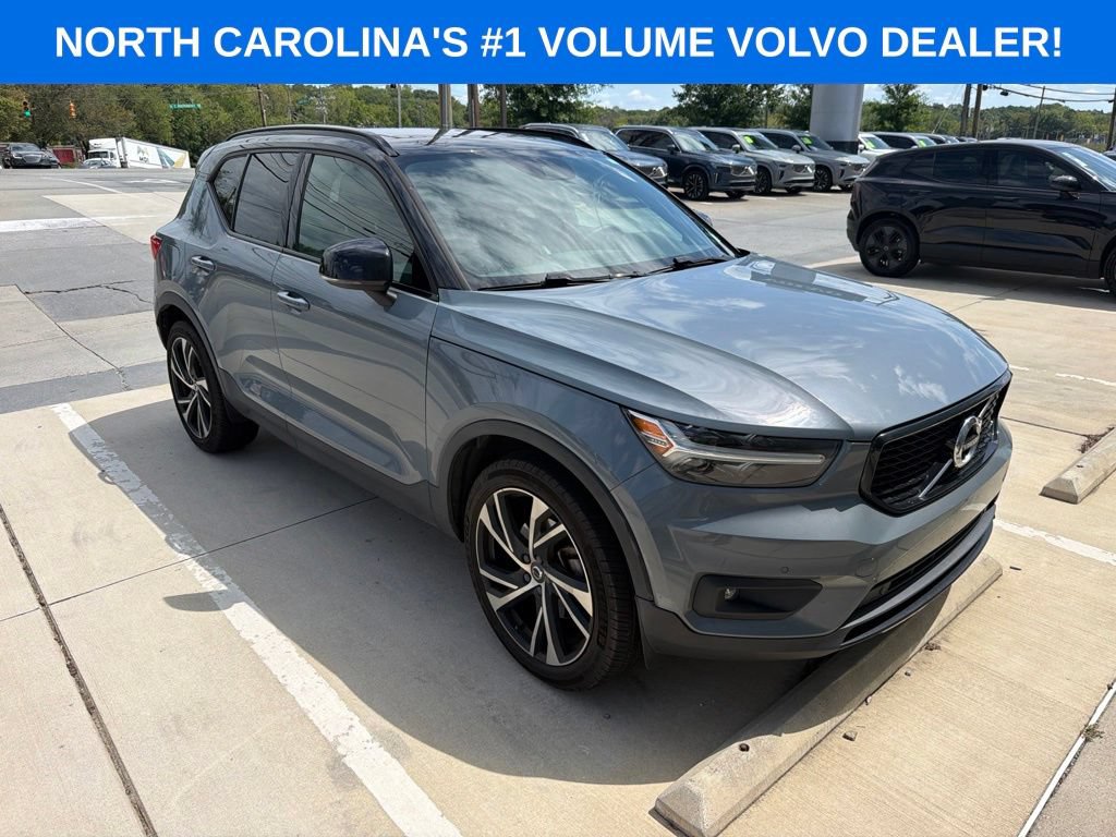 Used 2020 Volvo XC40 T4 R-Design