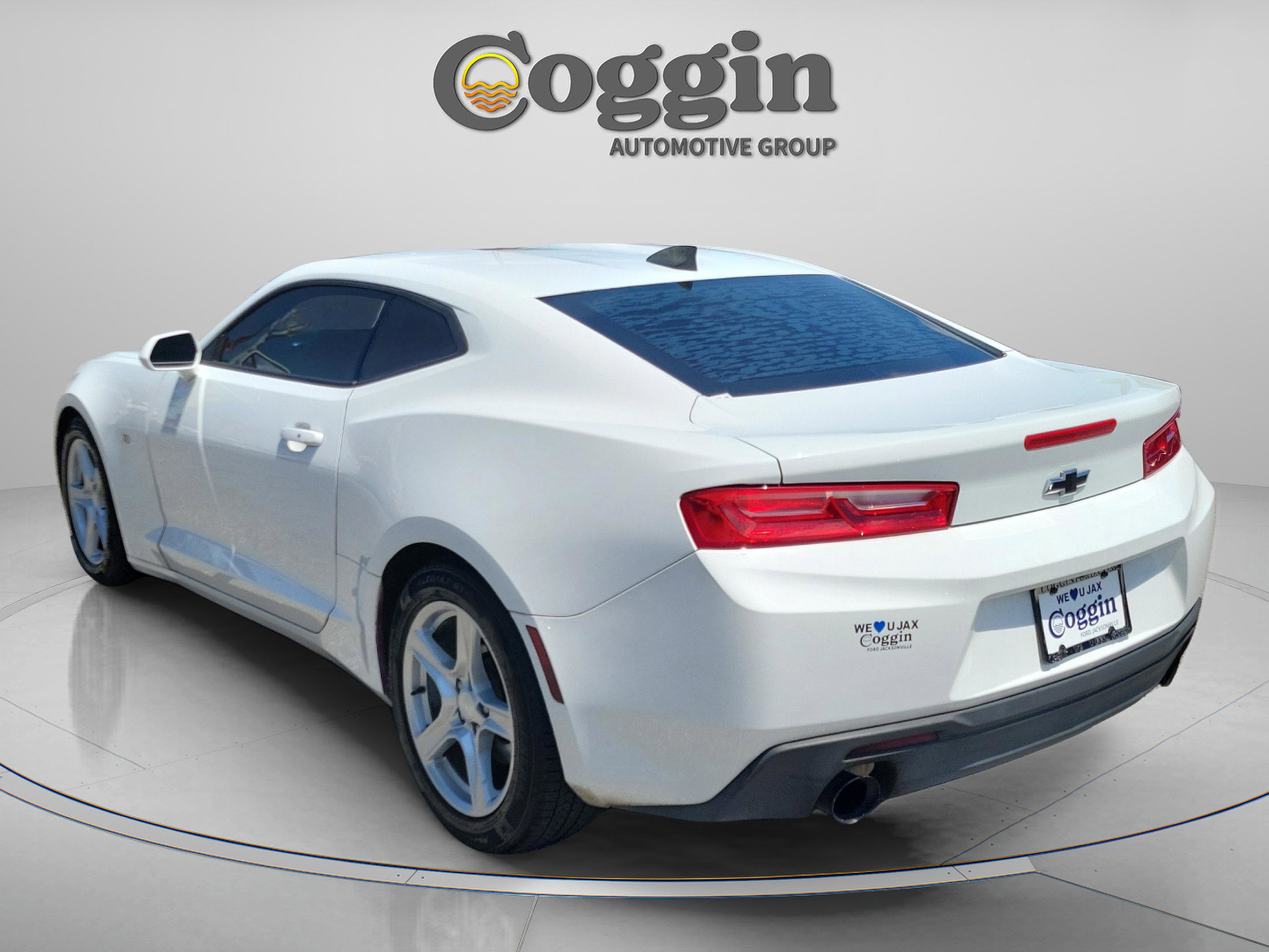 Used 2017 Chevrolet Camaro LT RWD image 2