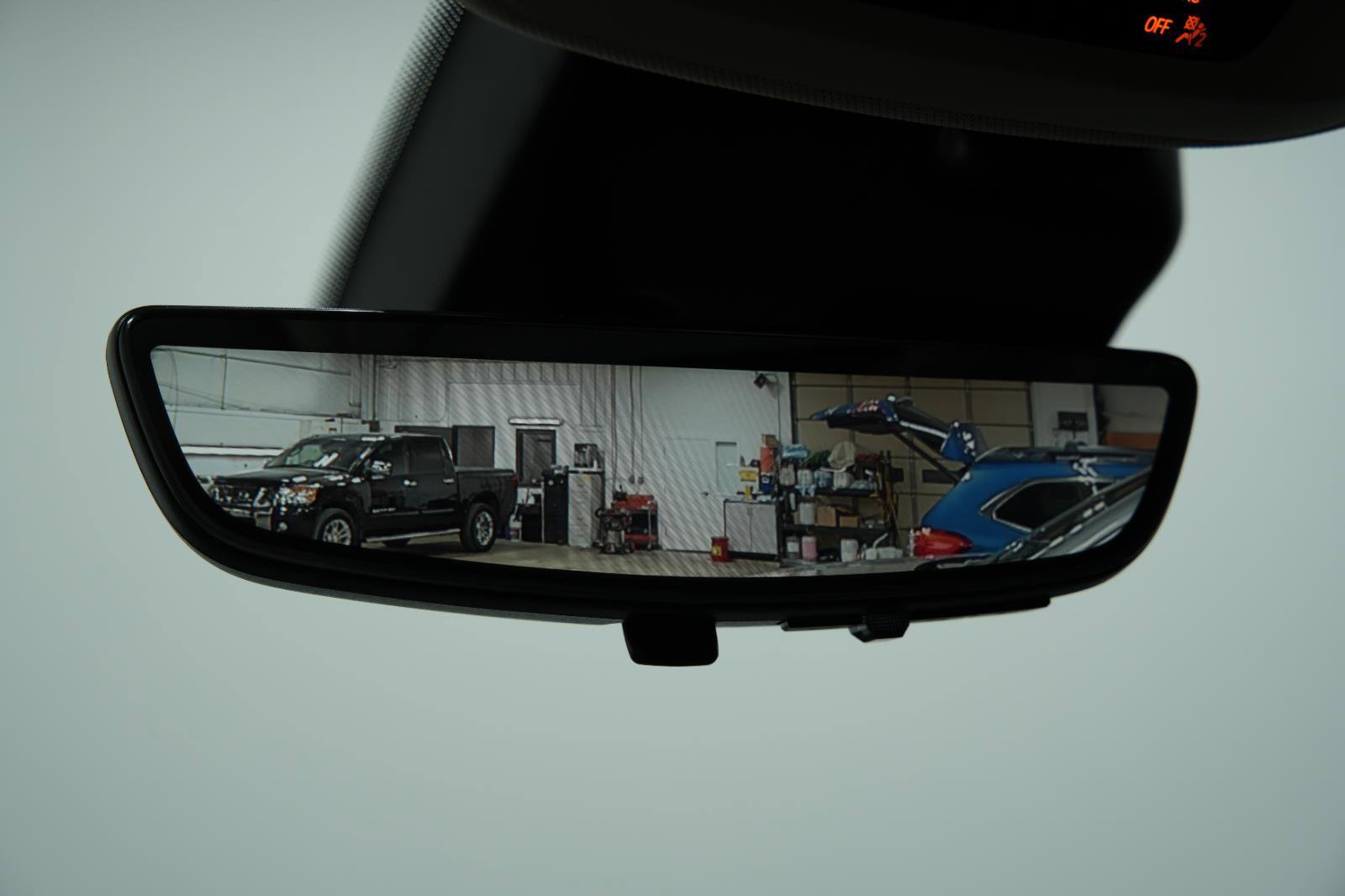 Used 2023 Buick Envision Avenir image 47