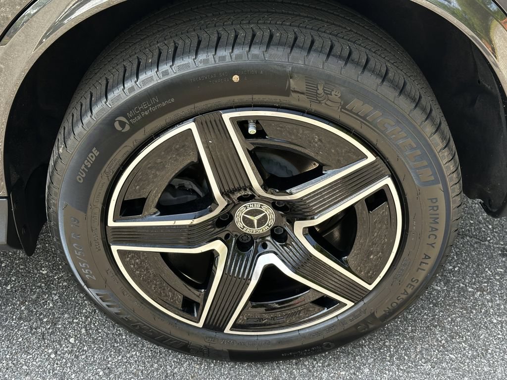 Certified 2025 Mercedes-Benz GLC 300 w/ AMG Line image 23