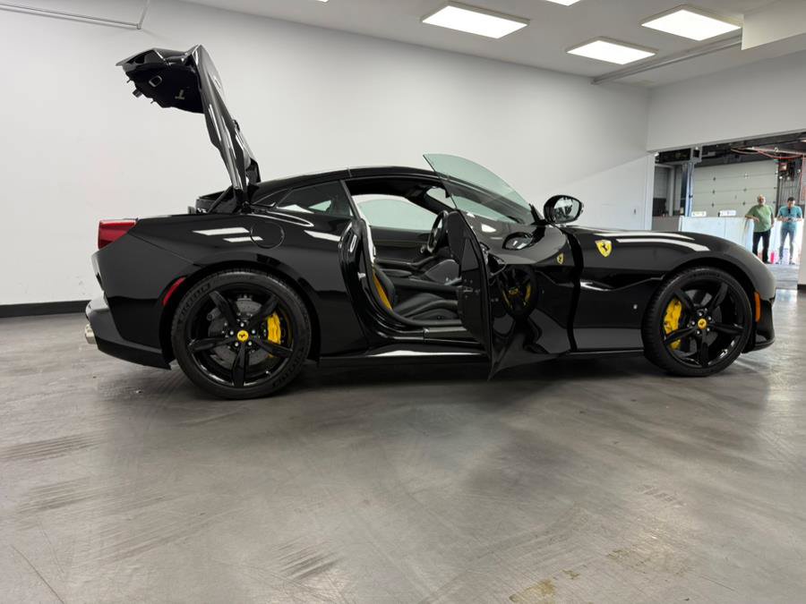 Used 2019 Ferrari Portofino RWD image 41