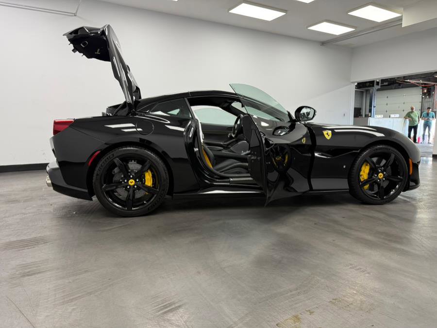 Used 2019 Ferrari Portofino RWD image 41