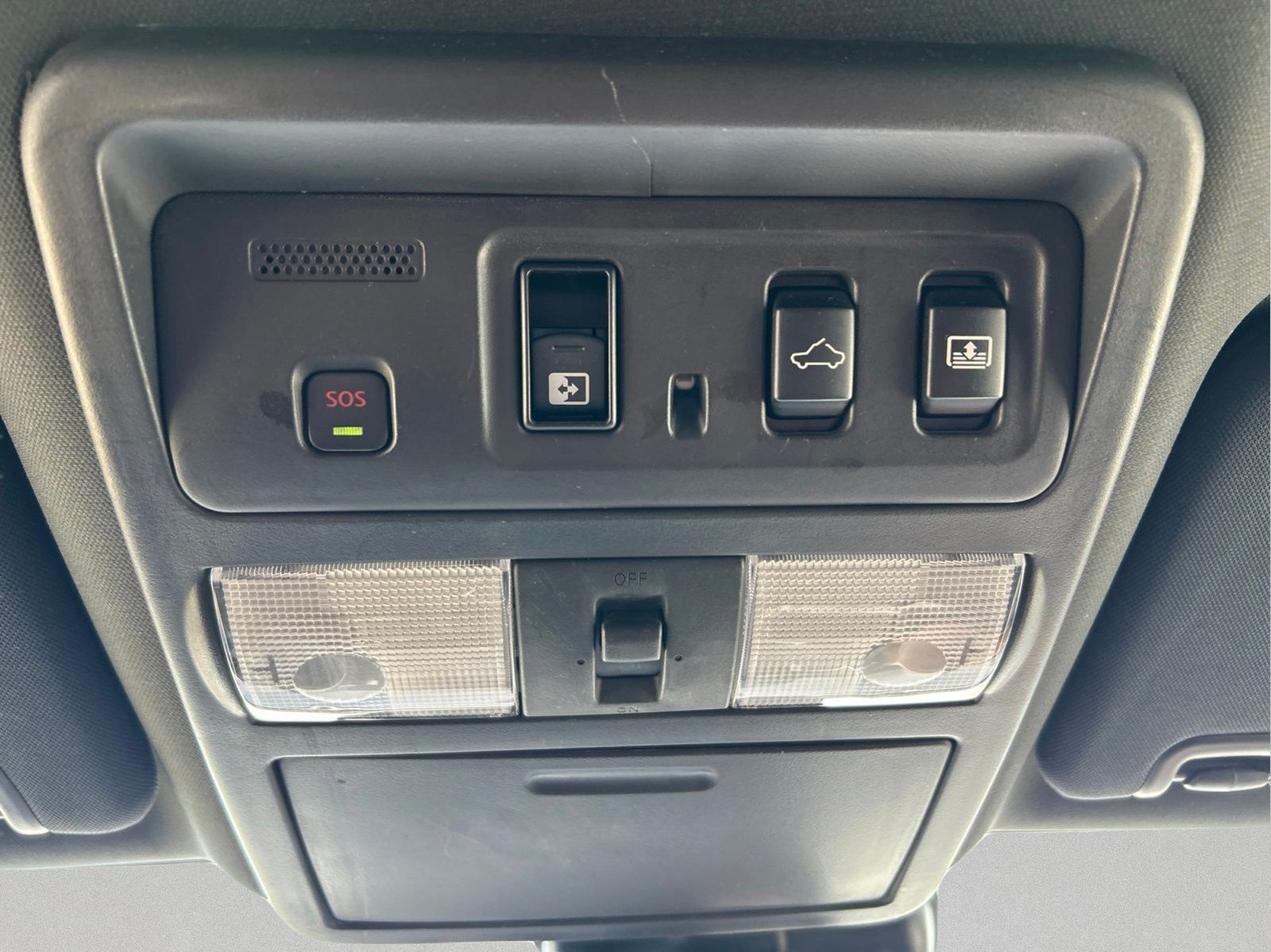 Used 2021 Nissan Titan Platinum Reserve w/ Moonroof Package AWD/4WD image 32