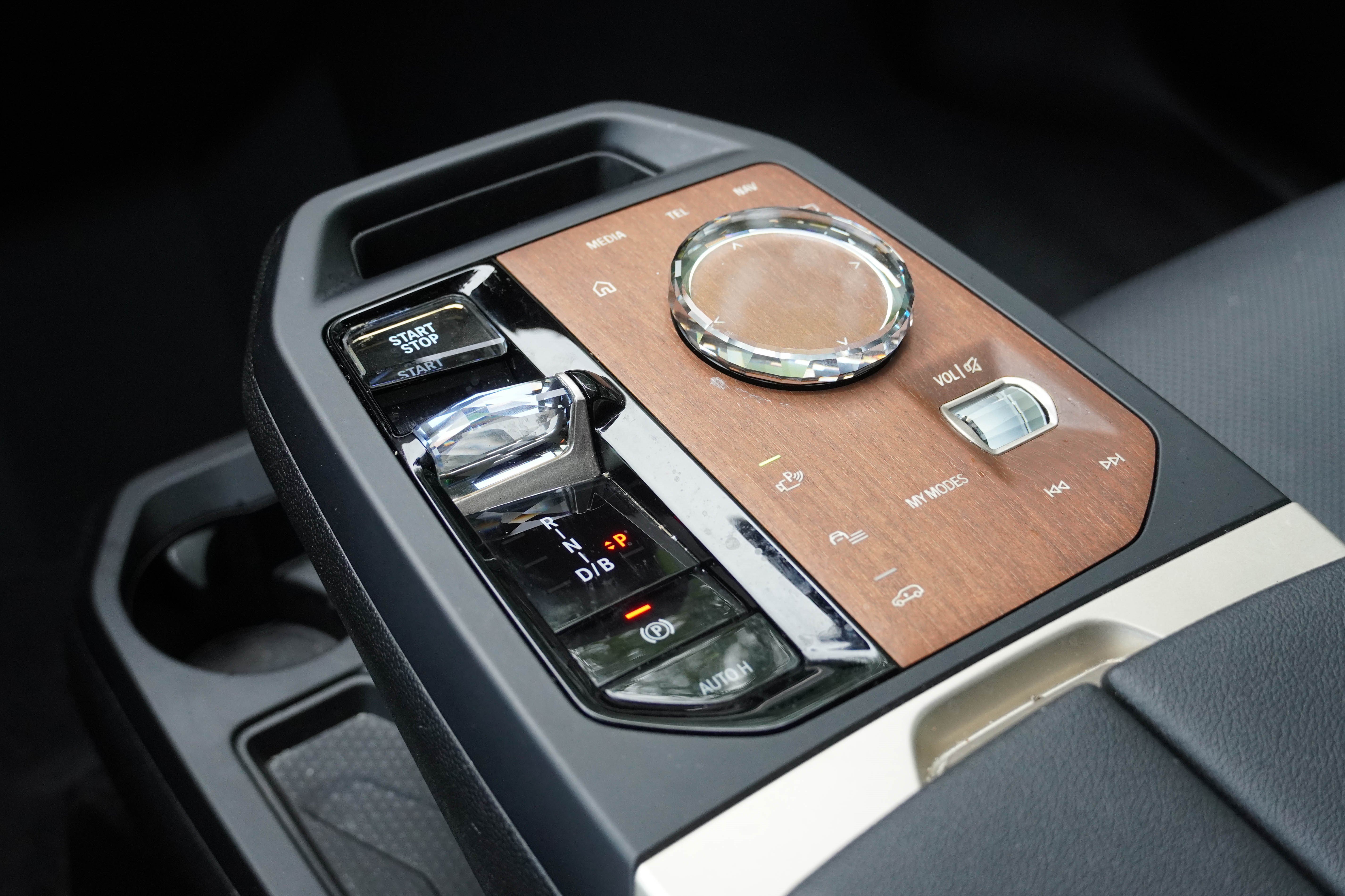 Certified 2023 BMW iX xDrive50 w/ Premium Package AWD/4WD image 29
