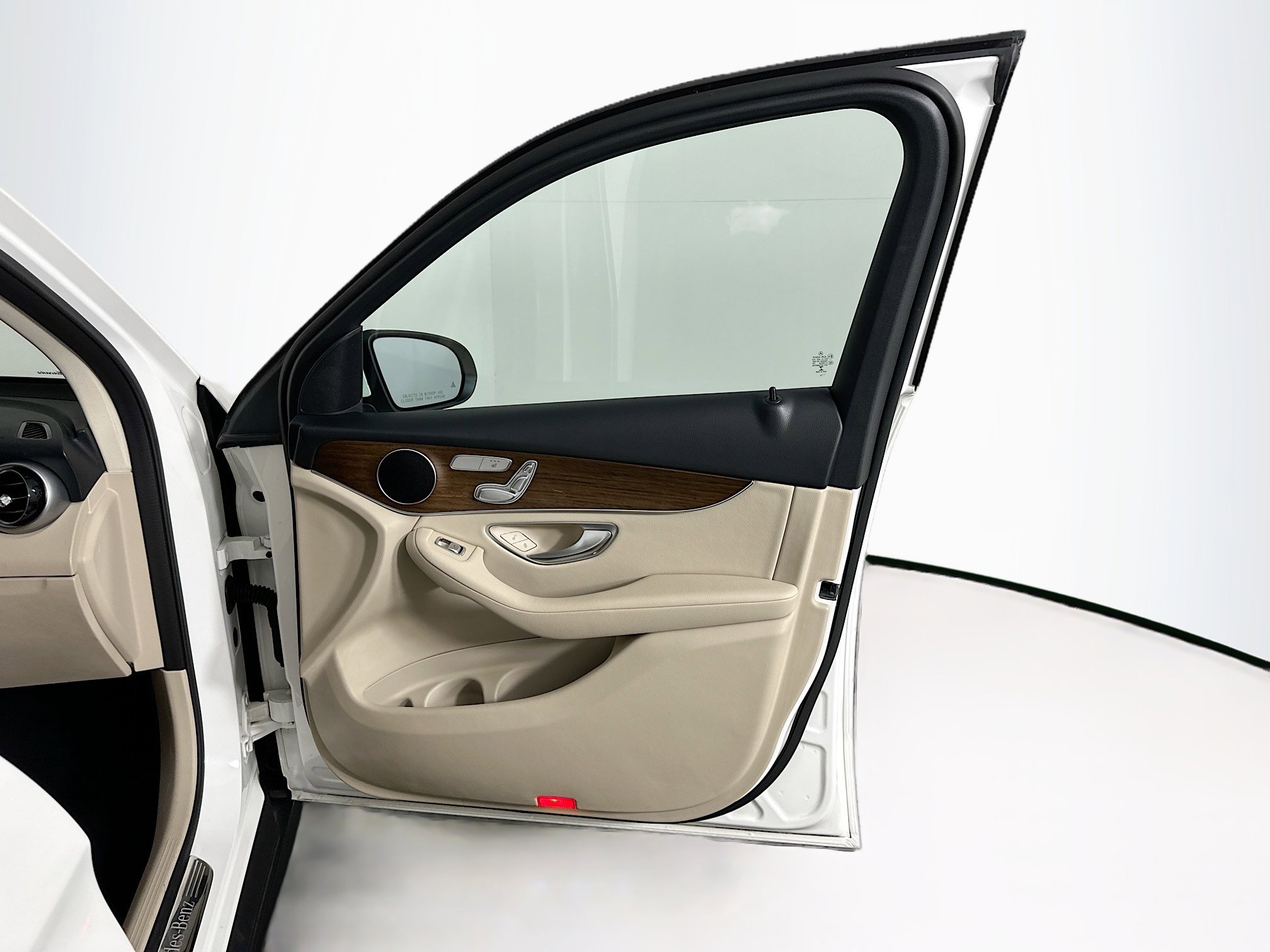 Used 2022 Mercedes-Benz GLC 300 4MATIC w/ Premium Package Lite image 34