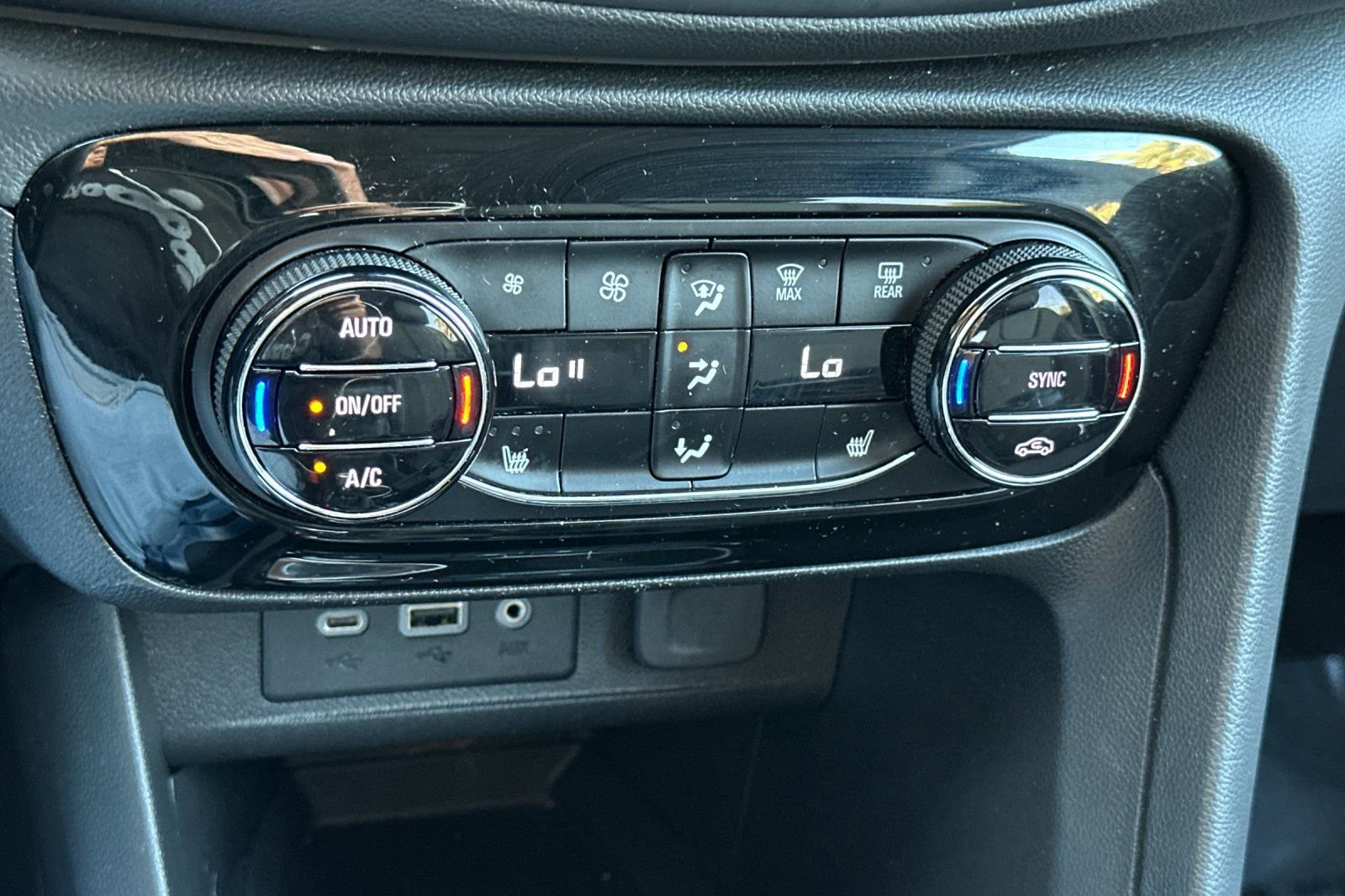 Certified 2022 Buick Encore GX Select image 21