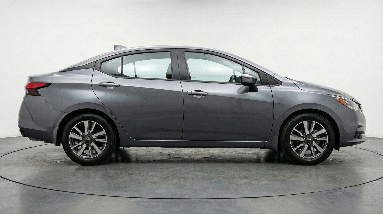 Used 2025 Nissan Versa SV image 11