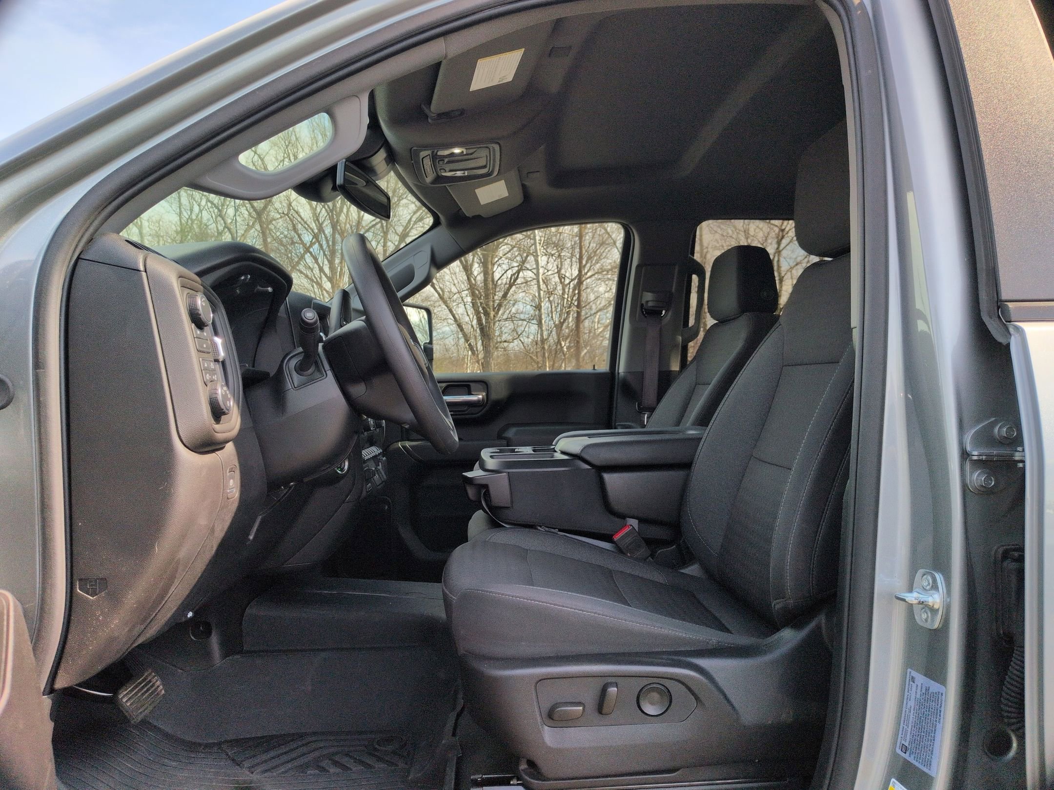 Used 2025 Chevrolet Silverado 2500 Custom w/ Custom Value Package image 12