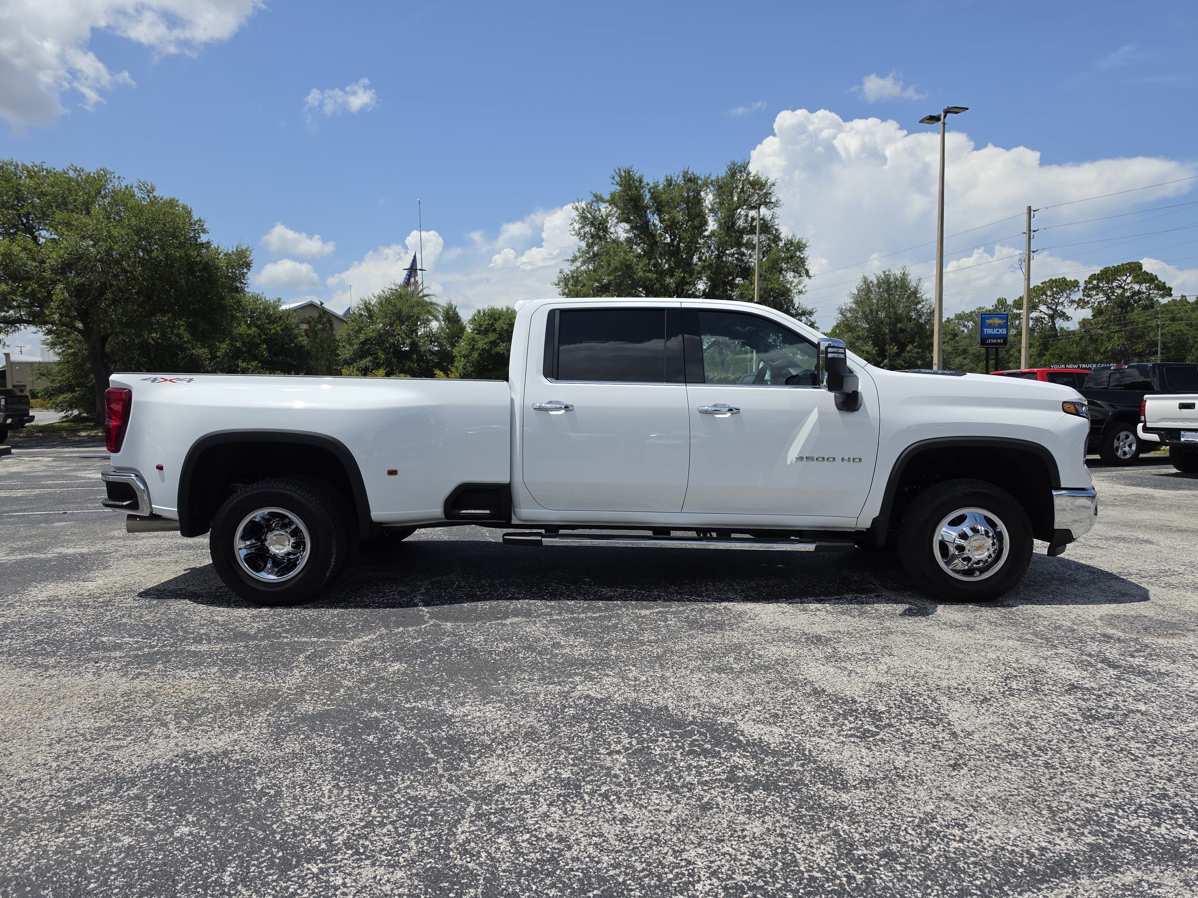 Used 2026 Chevrolet Silverado 3500 LTZ w/ LTZ Plus Package AWD/4WD image 3