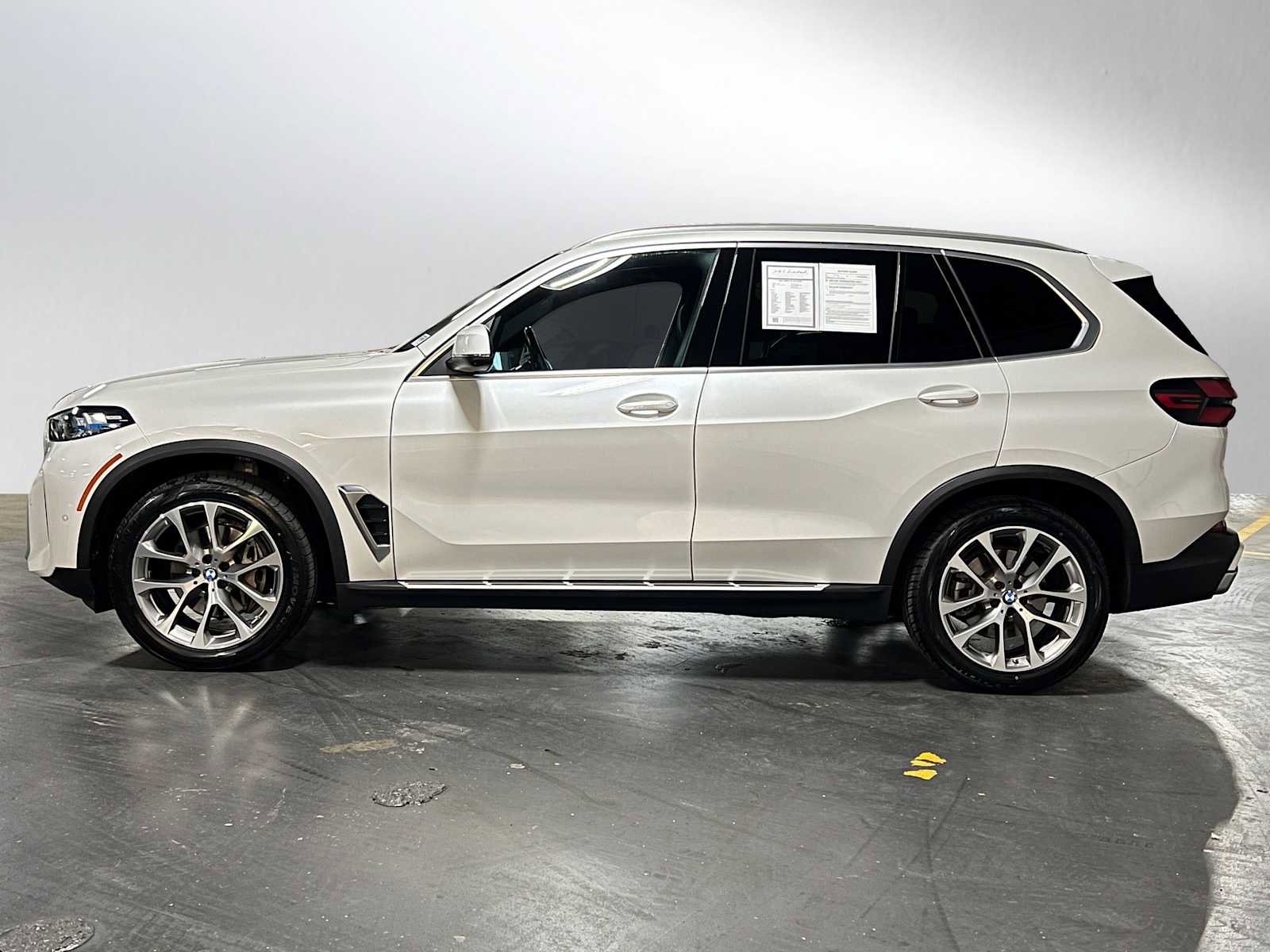 Used 2024 BMW X5 xDrive40i AWD/4WD image 6