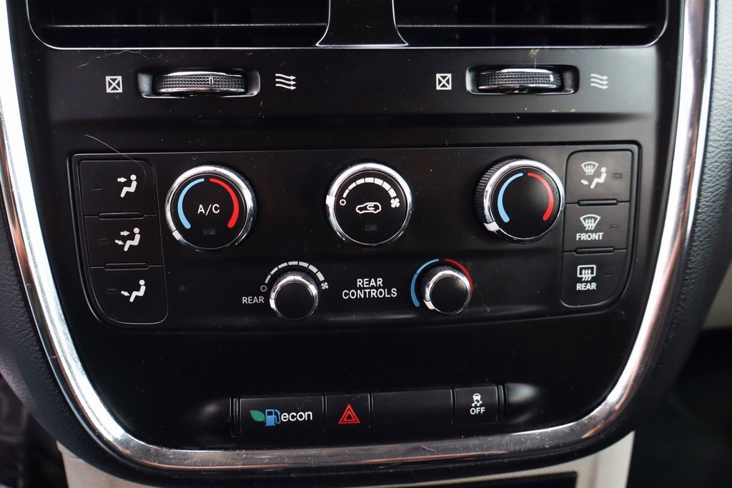 Used 2019 Dodge Grand Caravan SE image 28