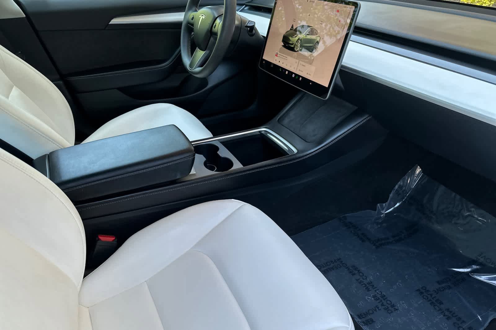 Used 2023 Tesla Model 3 Standard Range image 16