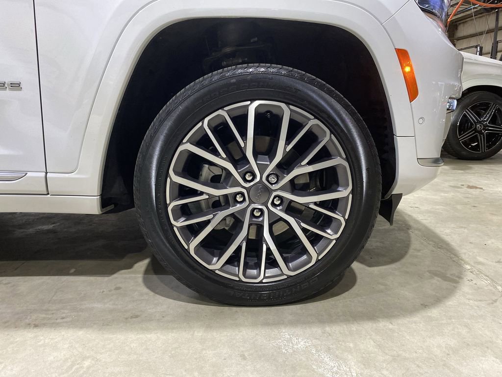 Used 2025 Jeep Grand Cherokee L Summit image 22