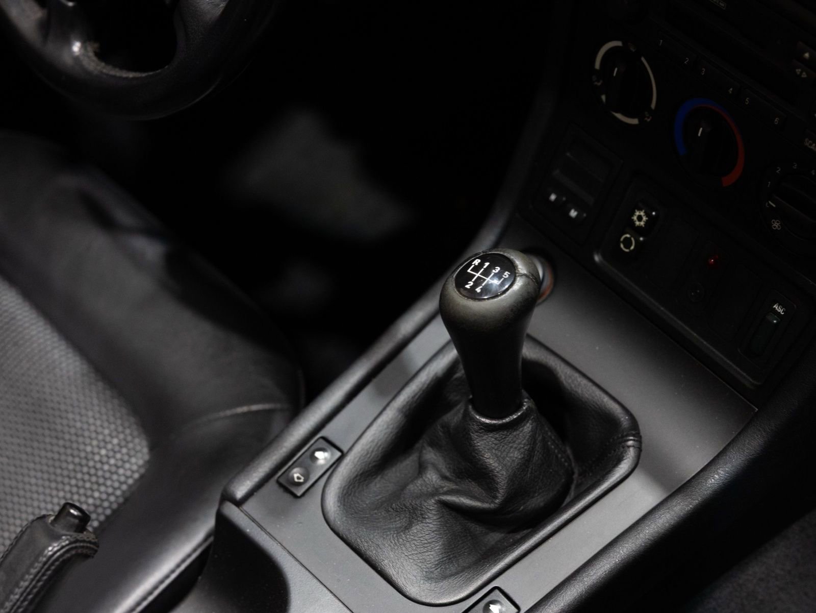 Used 1997 BMW Z3 1.9 RWD image 28