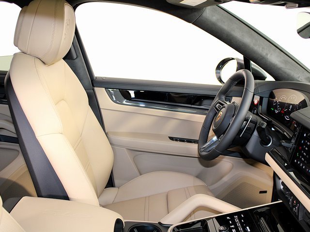 New 2026 Porsche Cayenne GTS image 27