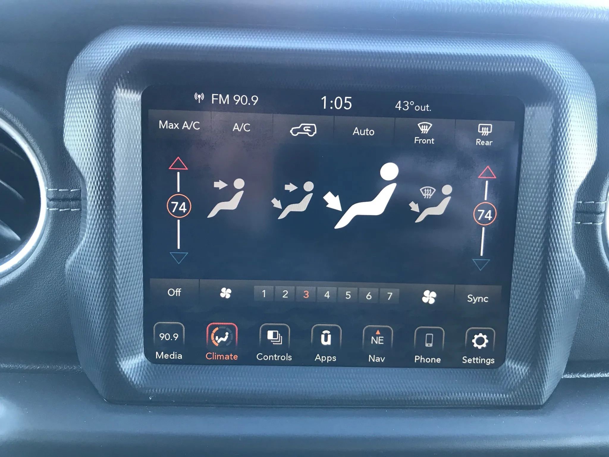 Used 2023 Jeep Wrangler Unlimited Sahara image 21