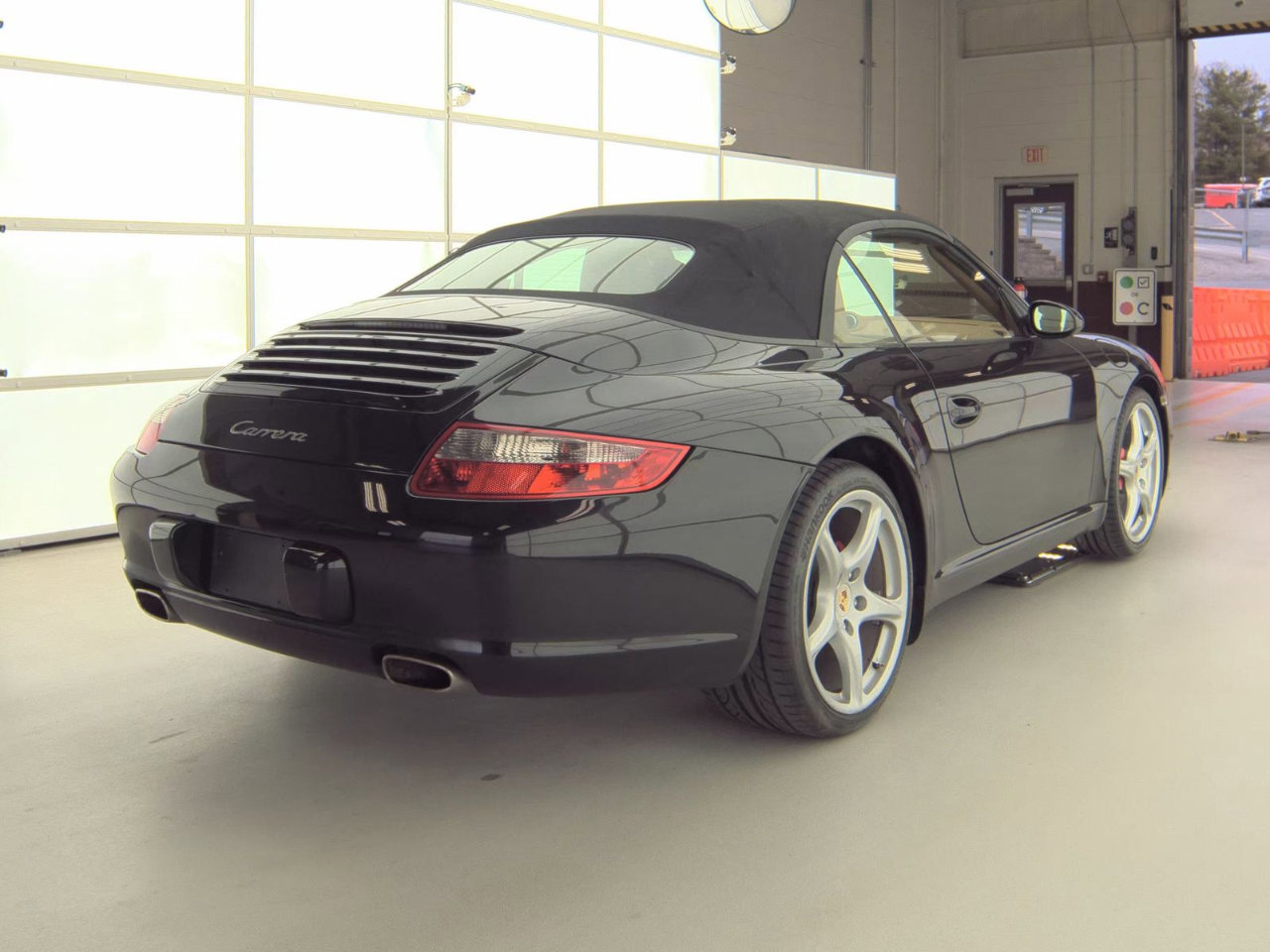 Used 2005 Porsche 911 Carrera image 2