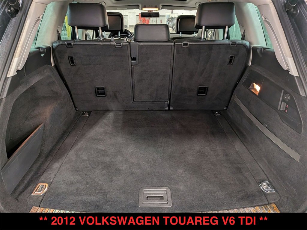 Used 2012 Volkswagen Touareg Sport image 28