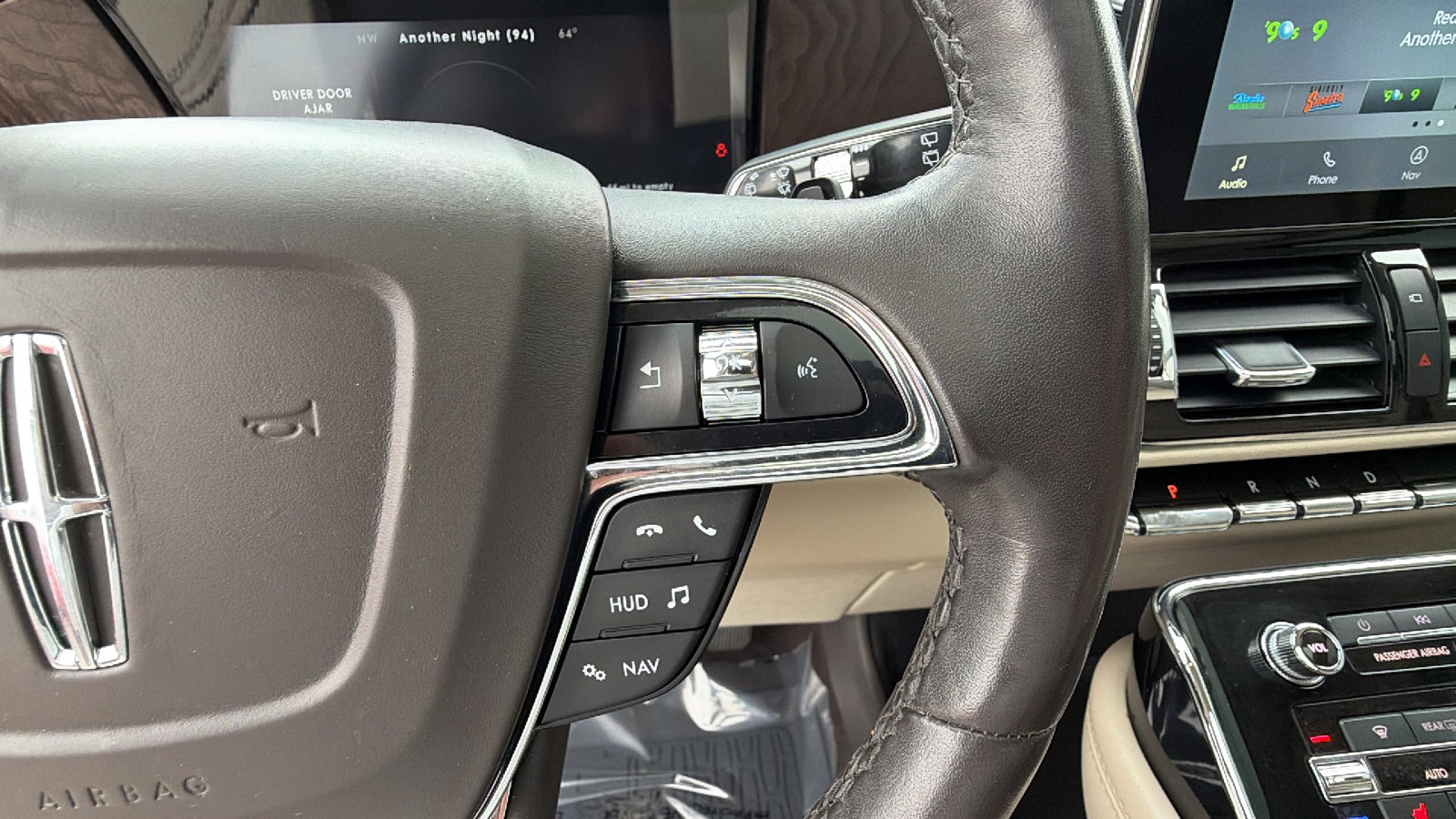 Used 2021 Lincoln Navigator Reserve w/ Luxury Package image 30