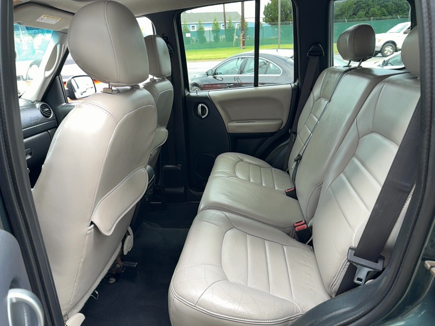 Used 2002 Jeep Liberty Limited AWD/4WD image 16