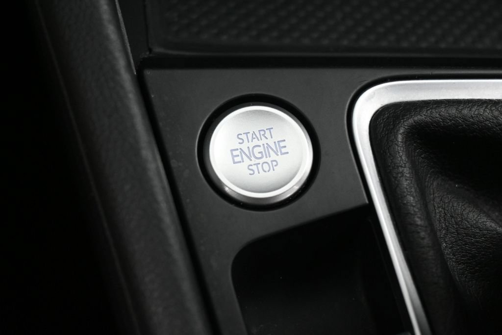 Used 2025 Volkswagen Jetta SE FWD image 22