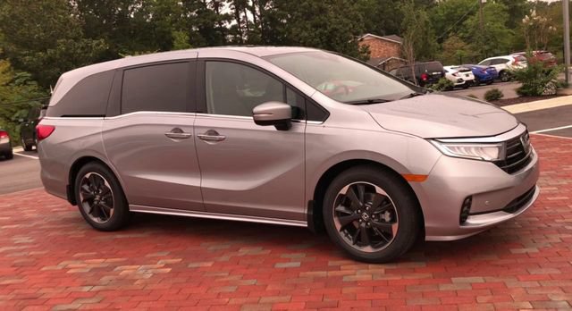 Used 2021 Honda Odyssey Elite image 2