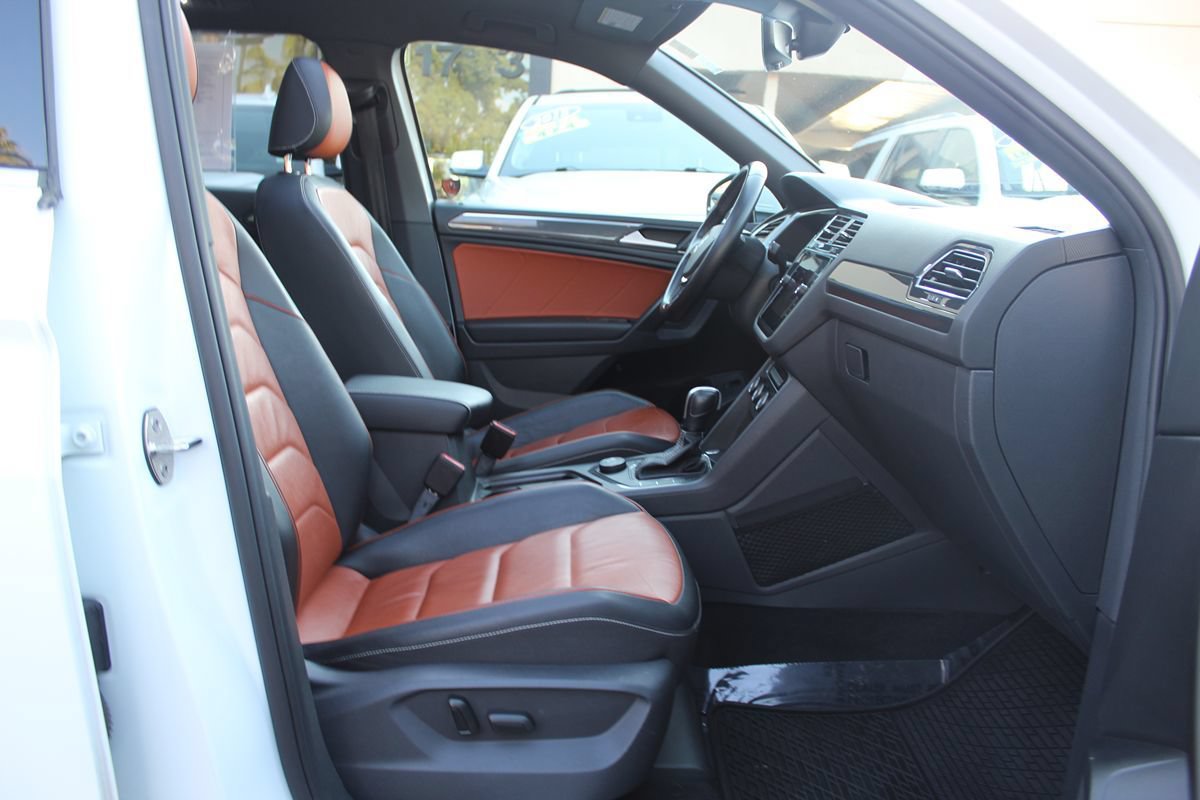Used 2021 Volkswagen Tiguan SEL Premium R-Line w/ 3rd Row Seat Package AWD/4WD image 25