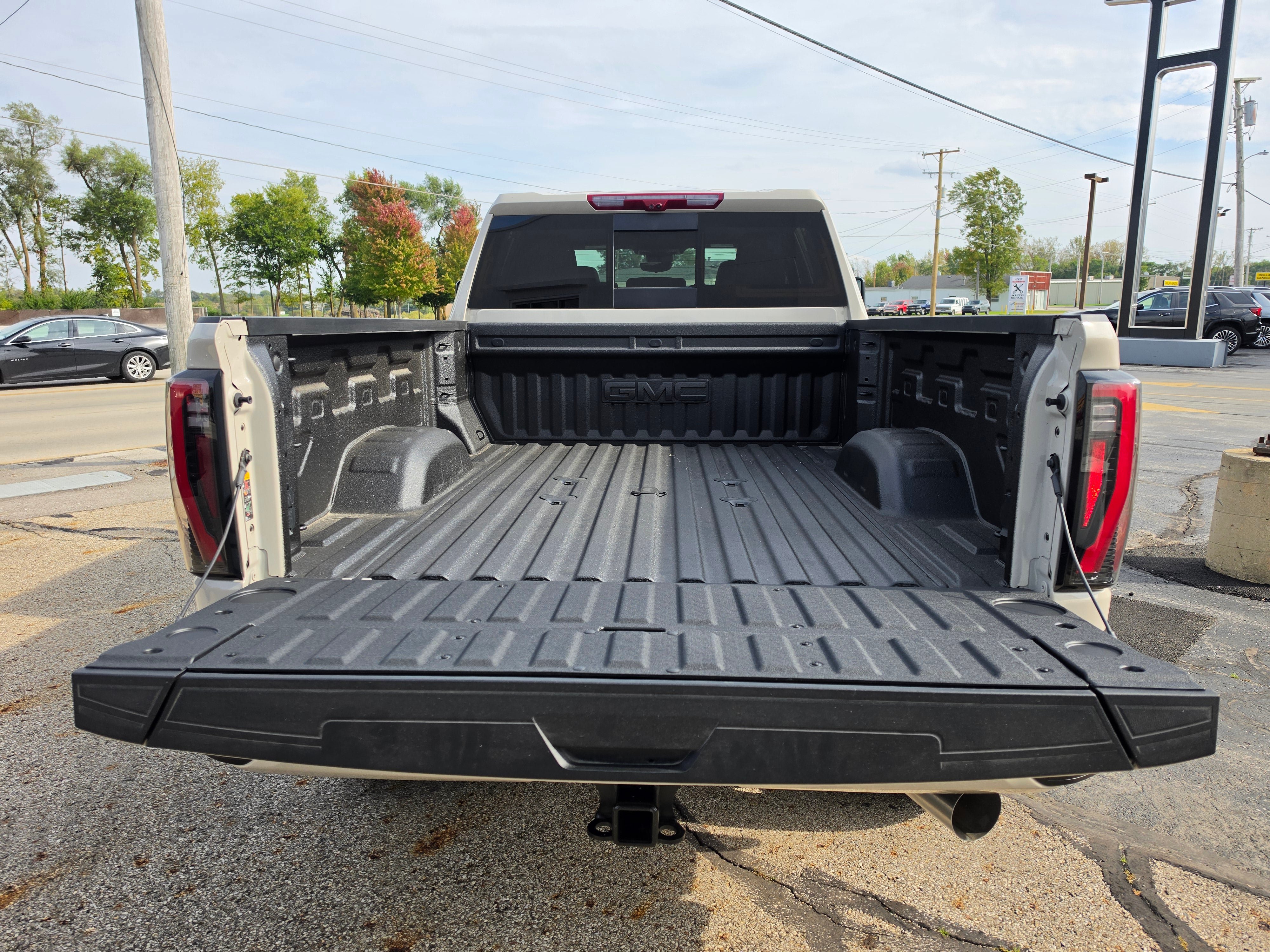 New 2026 GMC Sierra 2500 AT4 w/ AT4 Premium Plus Package AWD/4WD image 6