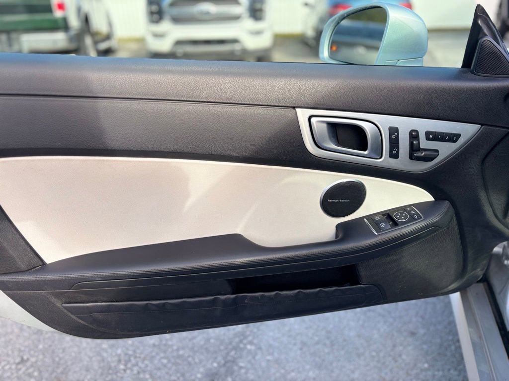 Used 2016 Mercedes-Benz SLK 300 image 9