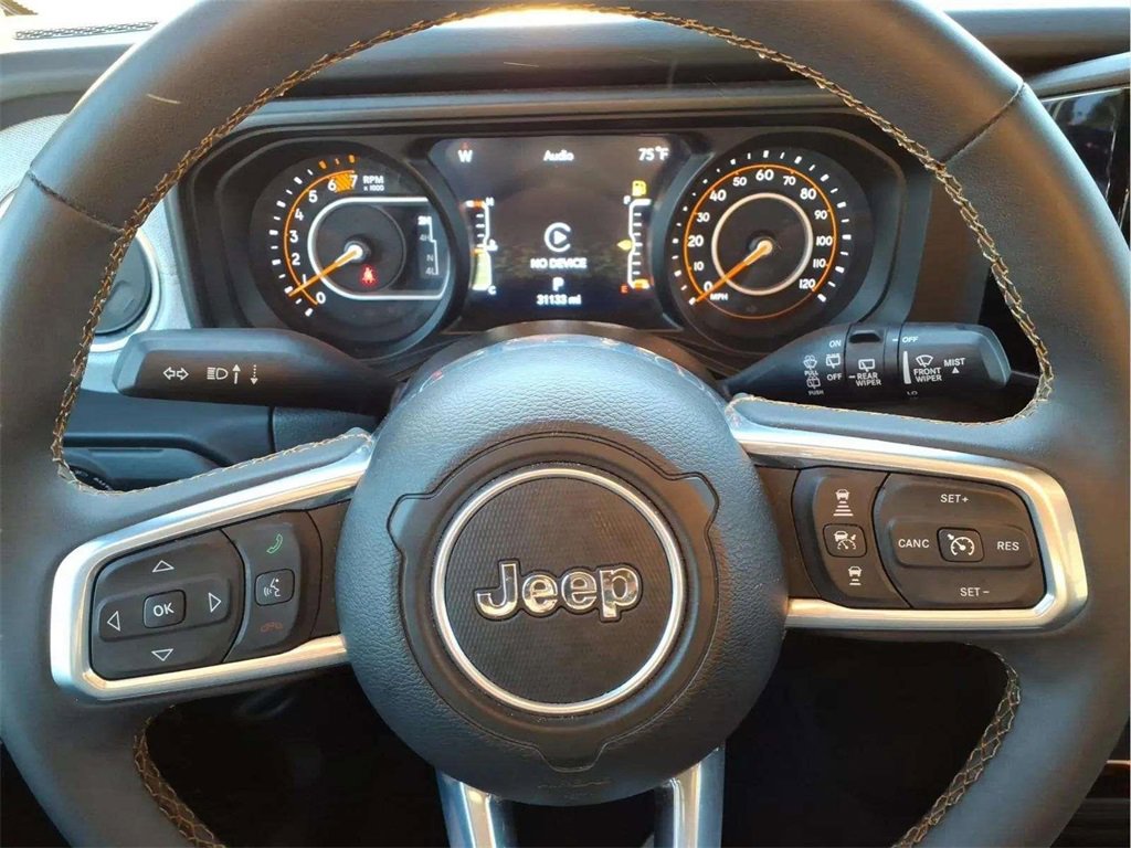 Used 2025 Jeep Wrangler Sahara image 16