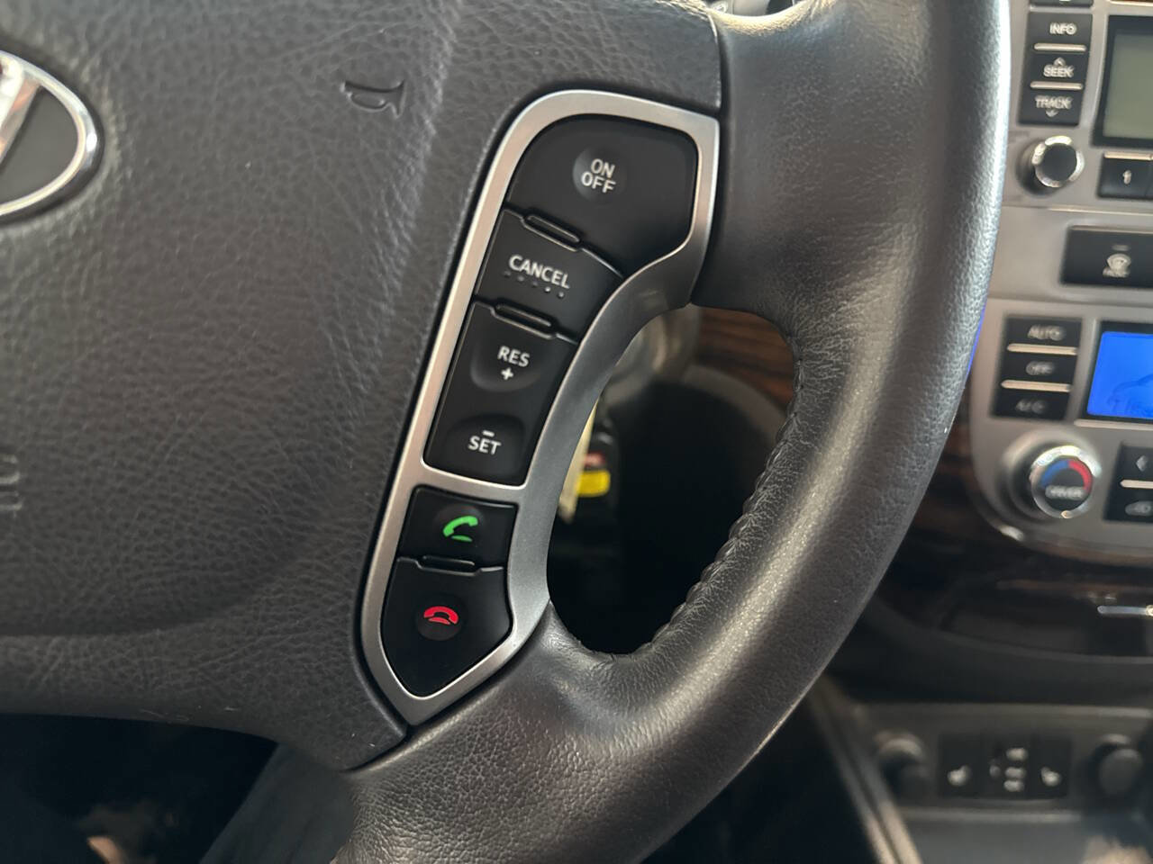 Used 2011 Hyundai Santa Fe Limited image 34