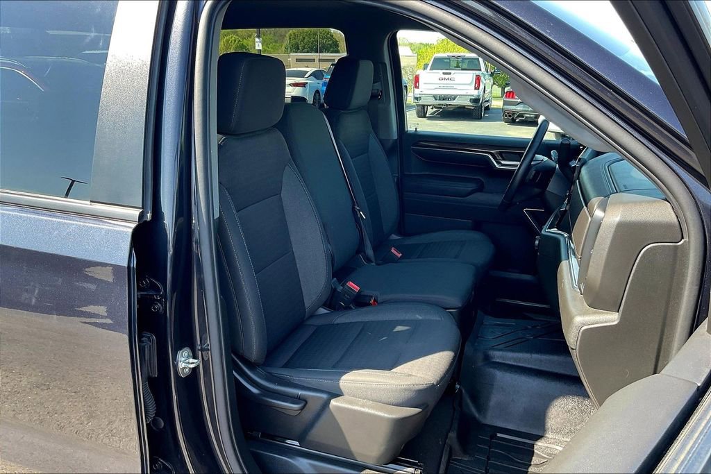 Used 2023 Chevrolet Silverado 1500 LT AWD/4WD image 29