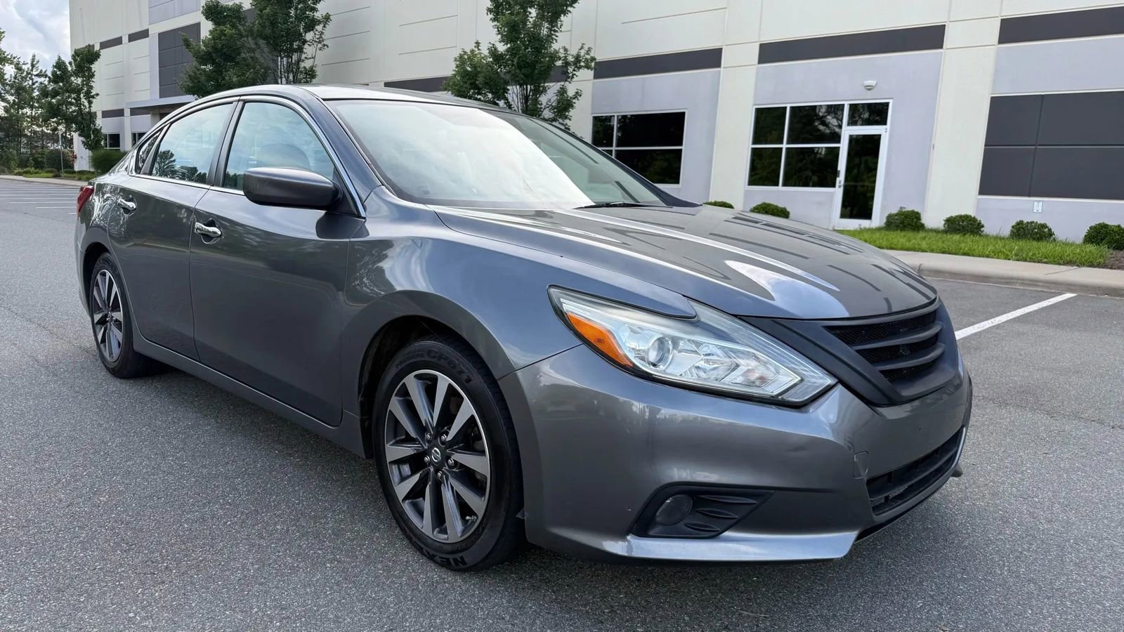 Used 2017 Nissan Altima 2.5 SV image 17