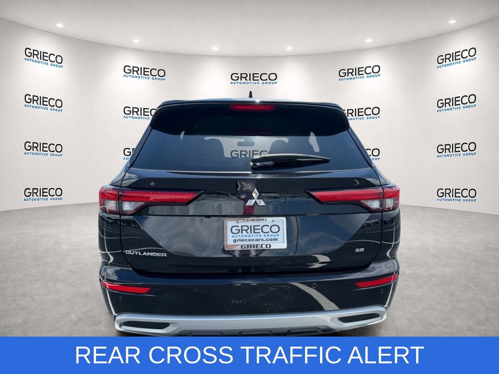 Used 2023 Mitsubishi Outlander SE FWD image 6