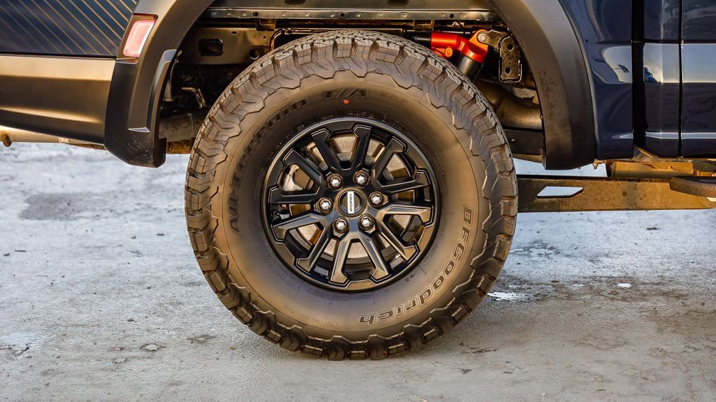 Used 2025 Ford F150 Raptor image 12