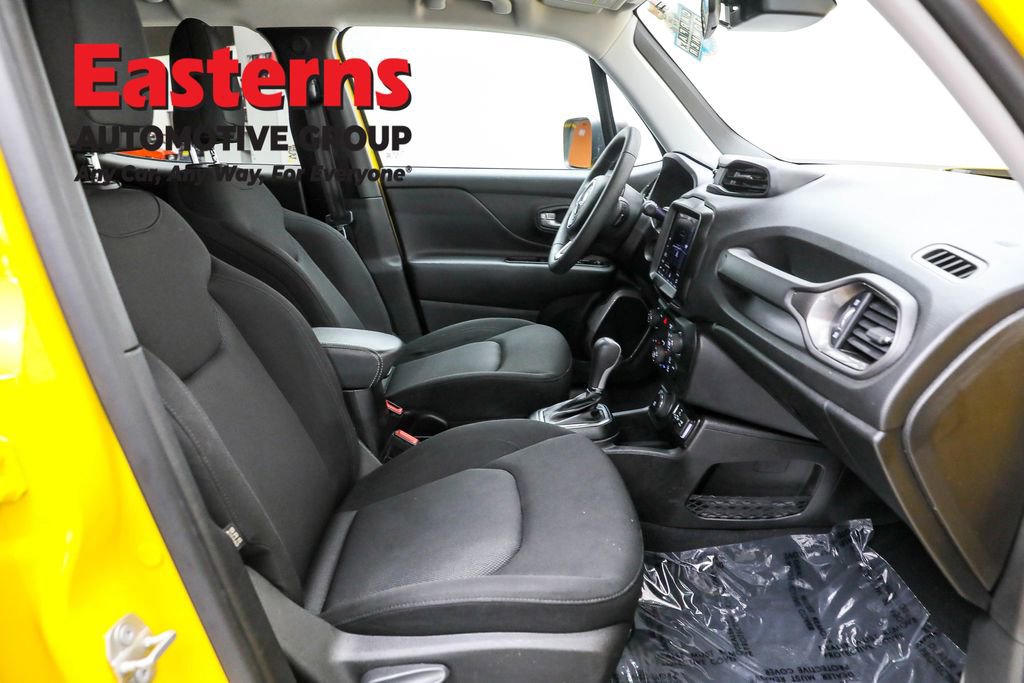 Used 2023 Jeep Renegade Latitude image 24