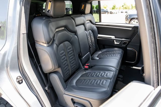Used 2023 Rivian R1S Adventure AWD/4WD image 42