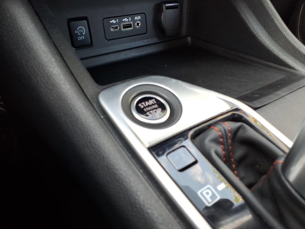 Certified 2025 Nissan Sentra SR FWD image 20