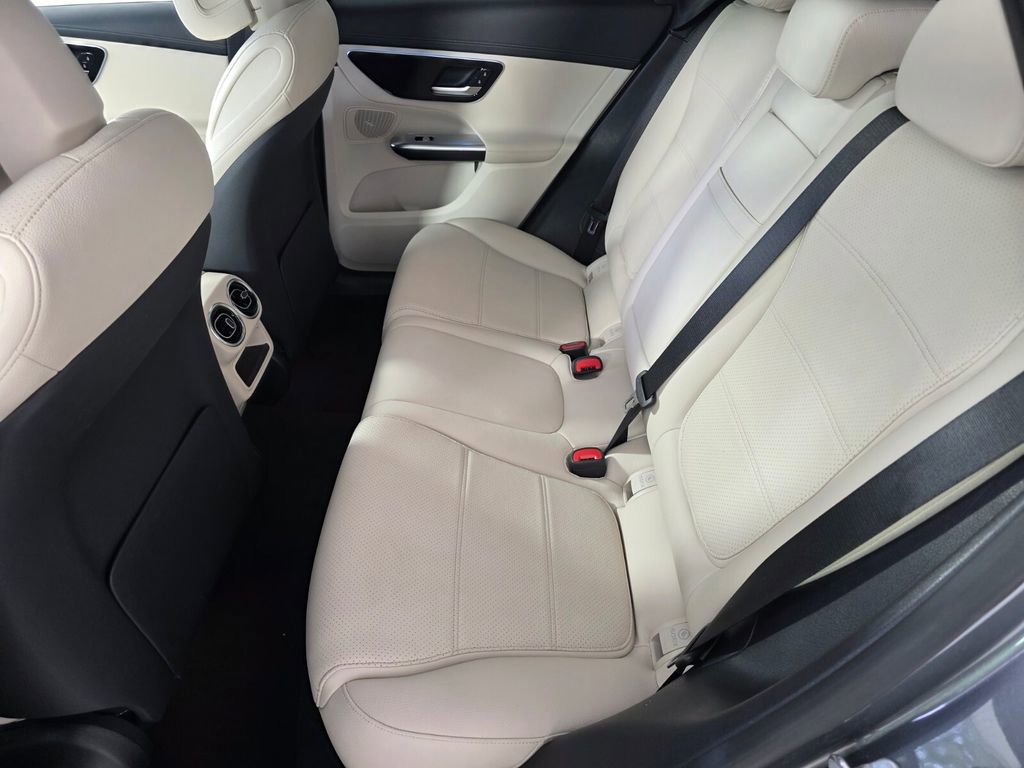 Used 2023 Mercedes-Benz GLC 300 4MATIC image 14