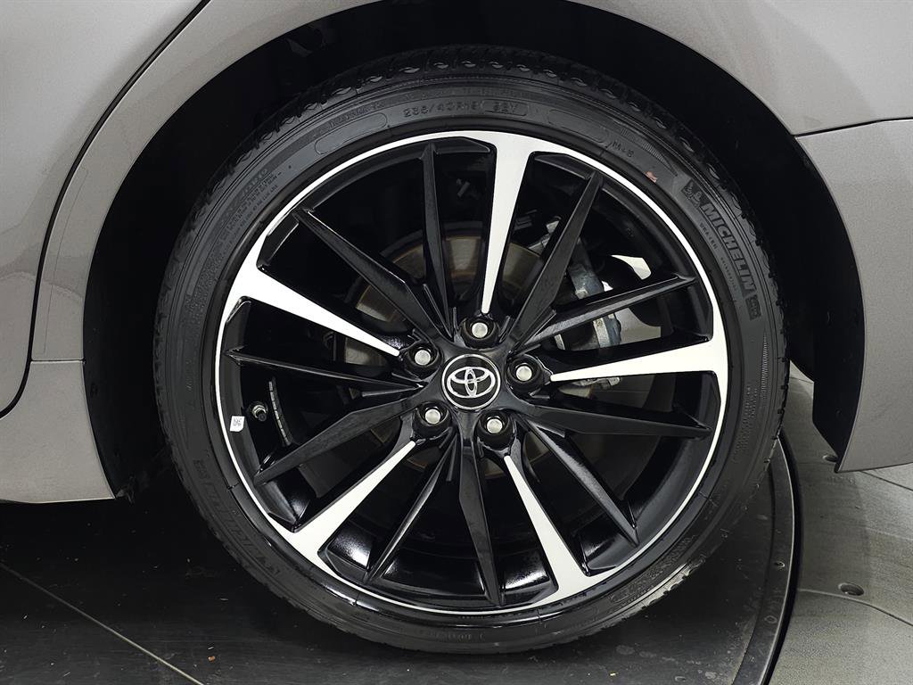 Used 2019 Toyota Camry XSE image 11