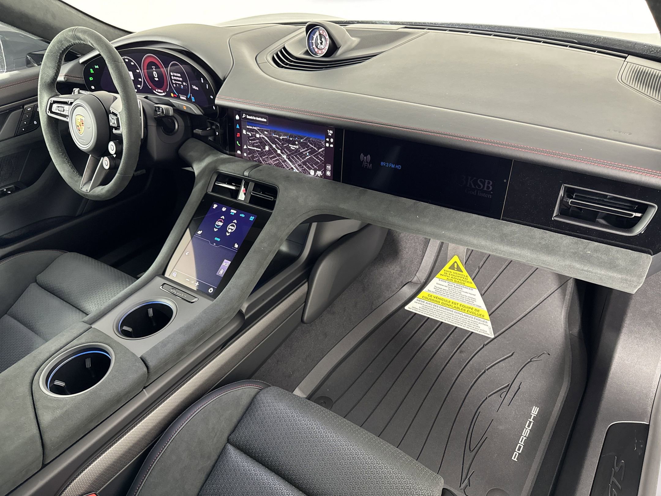 Used 2025 Porsche Taycan GTS image 31