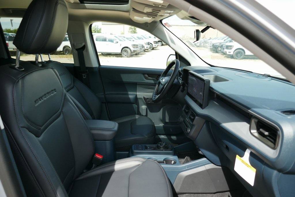 New 2025 Ford Maverick Lariat w/ Black Appearance Package image 10