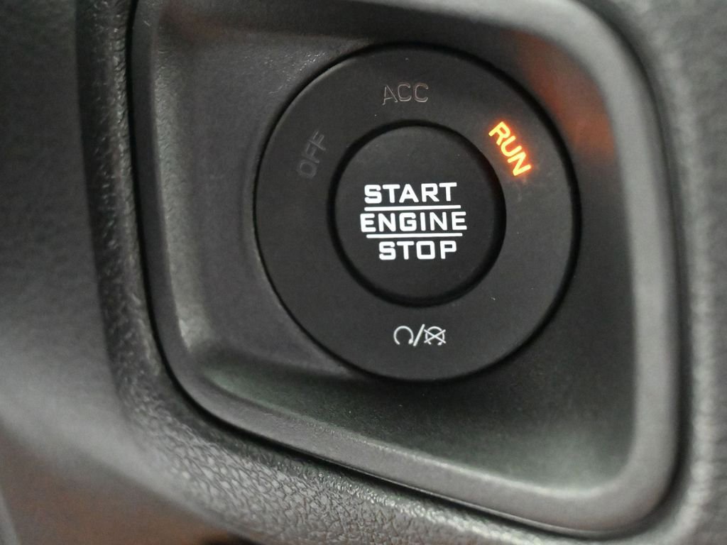 Used 2025 Jeep Wrangler Willys AWD/4WD image 24