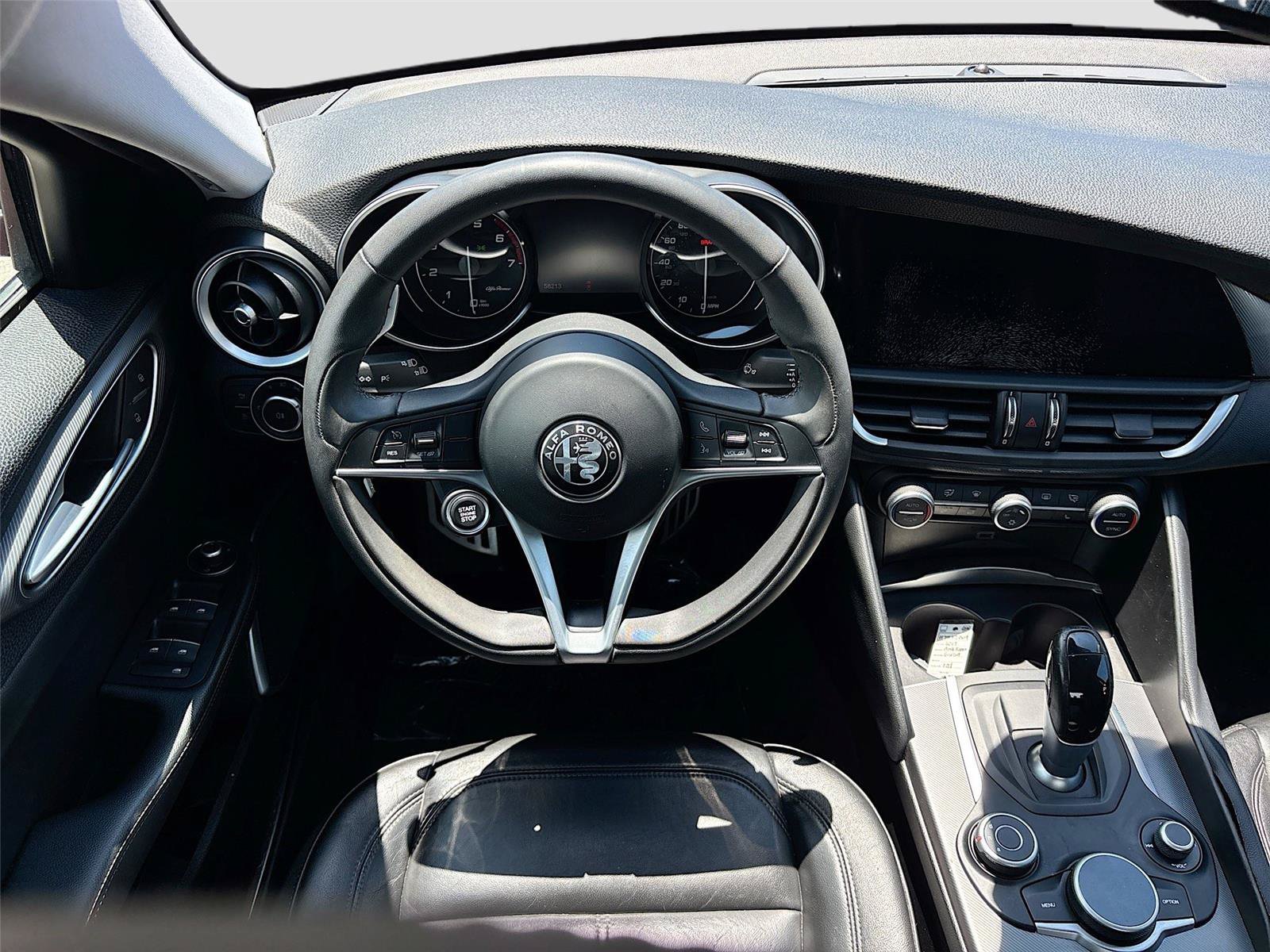 Used 2017 Alfa Romeo Giulia w/ Sport Appearance Package RWD image 21