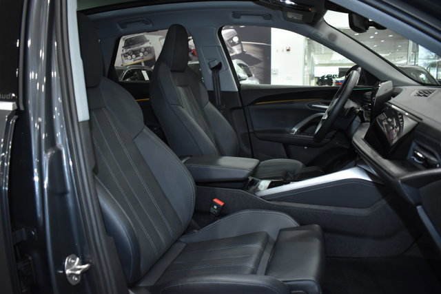 Used 2025 Audi Q5 Premium Plus w/ Premium Plus AWD/4WD image 26